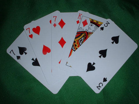 Poker 3 of a kind beats